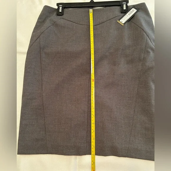 Worthington: Women’s gray knee length skirt, size 14, New - Picture 8 of 8
